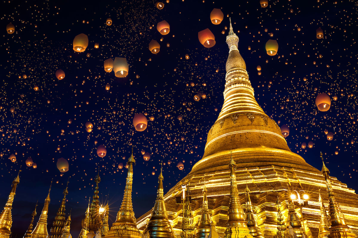 Myanmar . Shwedagon . Lanternas